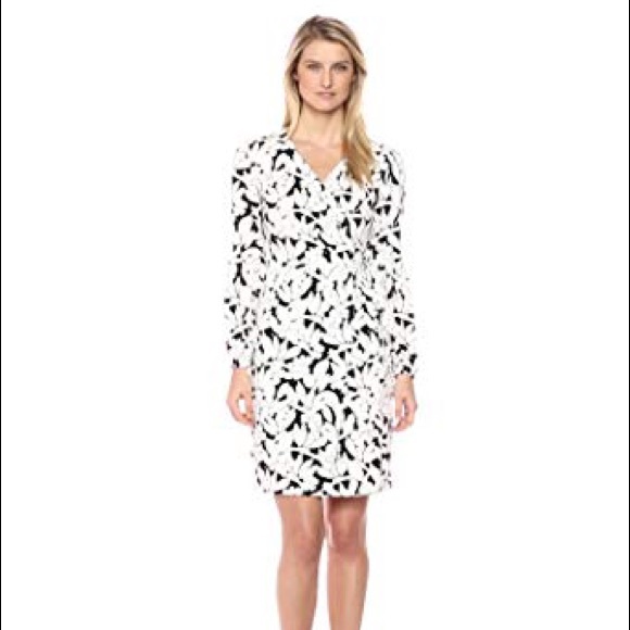 NWOT Long Sleeve wrap dress White Black Sz 10 - Picture 2 of 8
